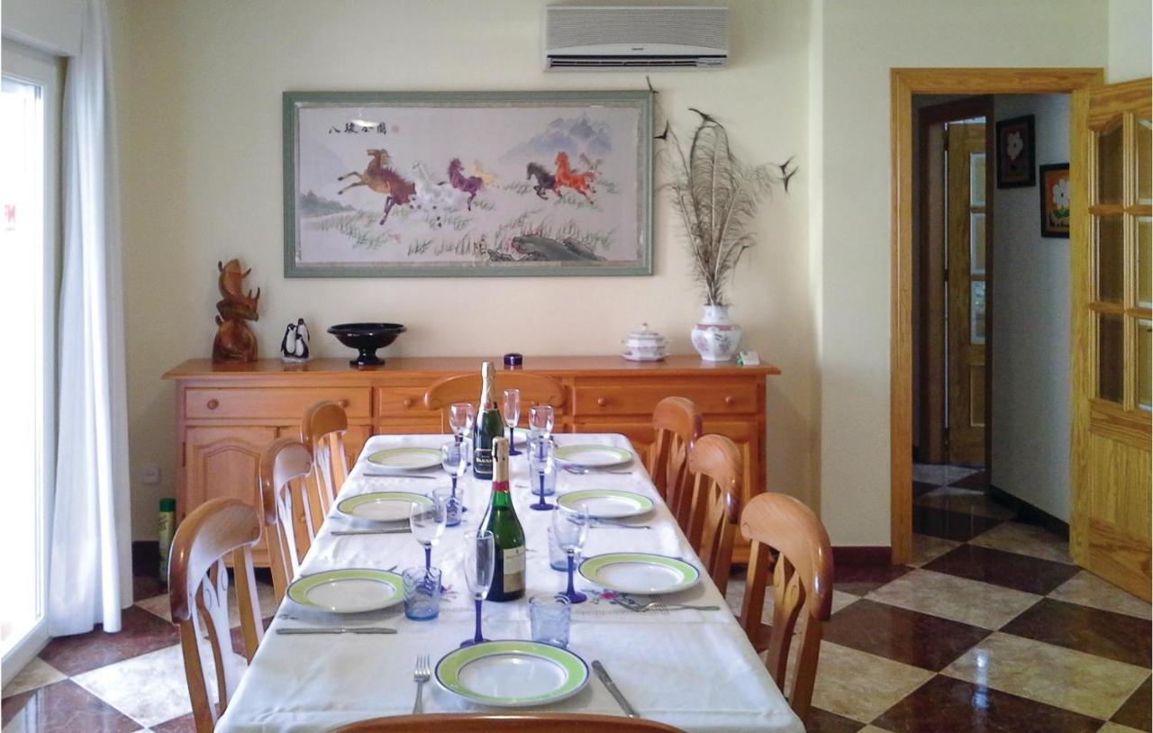 Awesome Home In Portman With Kitchen 외부 사진